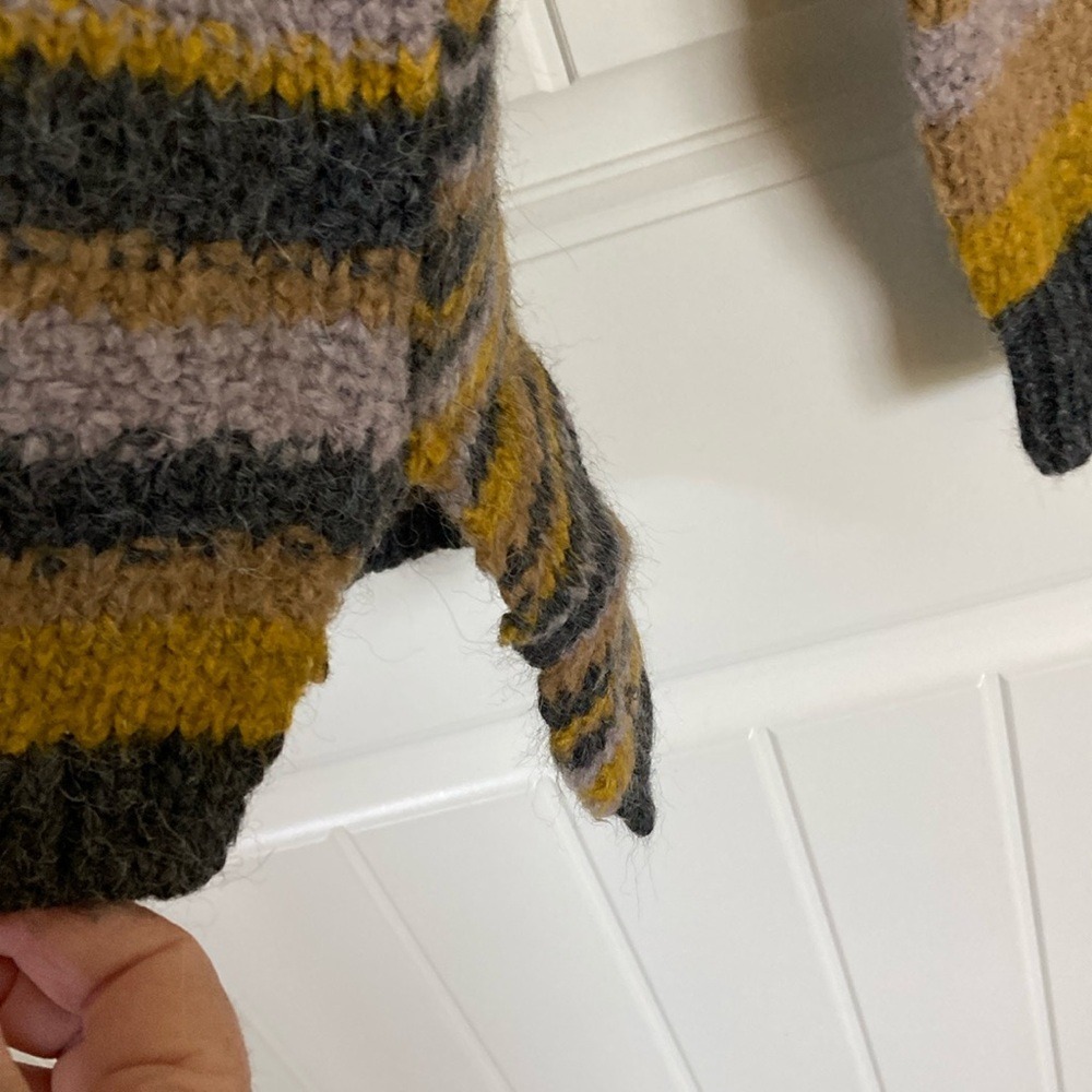 Elizabeth and James Alpaca Wool Blend Yellow Gray Crew Neck Sweater Size Small‎ - Picture 6 of 10